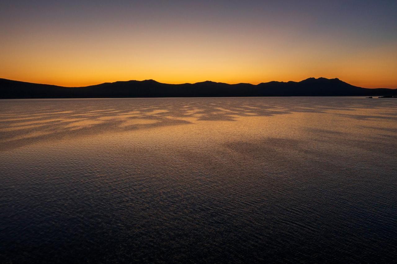 Rixos Borovoe Otel Shchūchīnsk Dış mekan fotoğraf Sunset over the Racetrack Playa