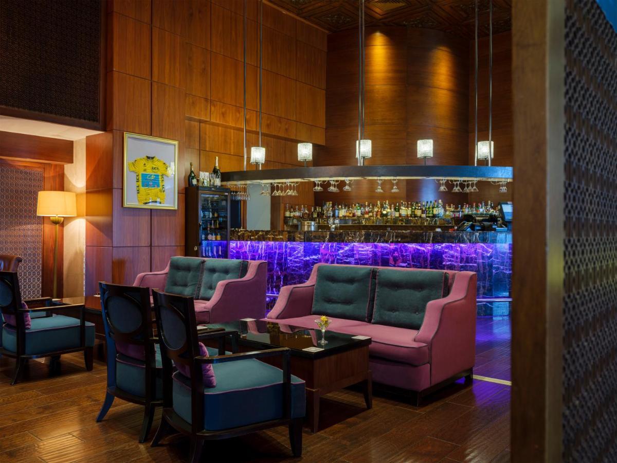 Rixos Borovoe Otel Shchūchīnsk Dış mekan fotoğraf The bar at the lounge