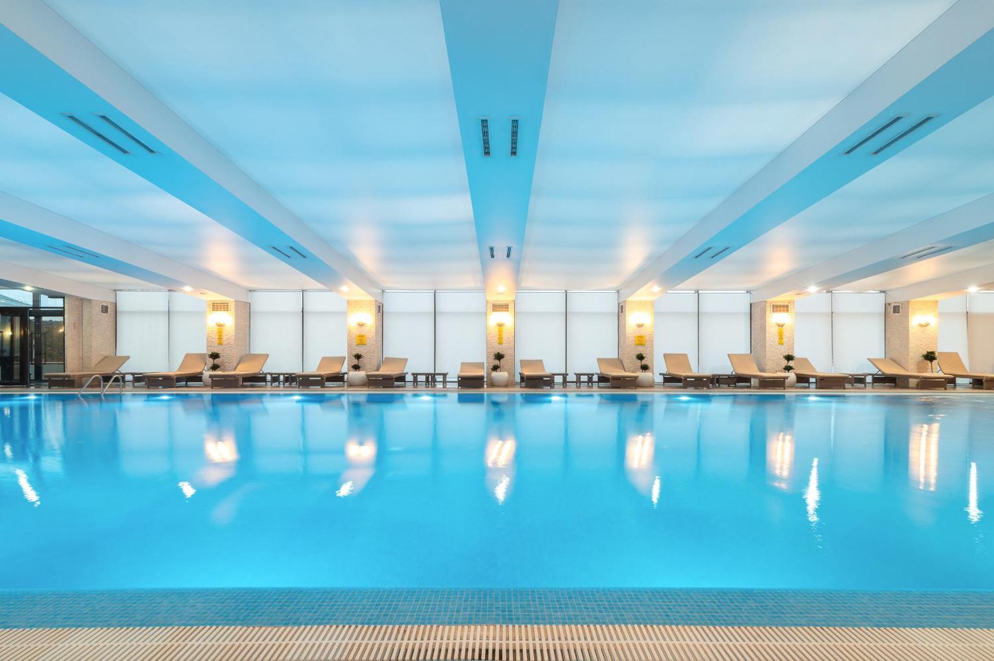 Rixos Borovoe Otel Shchūchīnsk Dış mekan fotoğraf The pool at the hotel